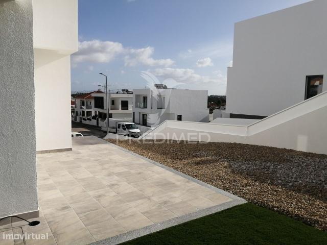 MORADIA T4 C/PISCINA