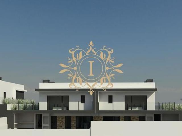 Moradia T4 Duplex