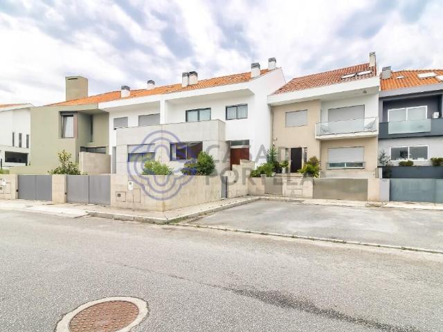 Moradia T4 de Excelência na Senhora da Hora – Espaço, Conforto e Exclusividade