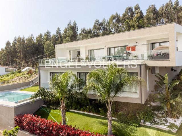 Moradia T4 de Estilo Moderno com Vistas Deslumbrantes 335m² Esqueiros, Nevogilde e Travassós