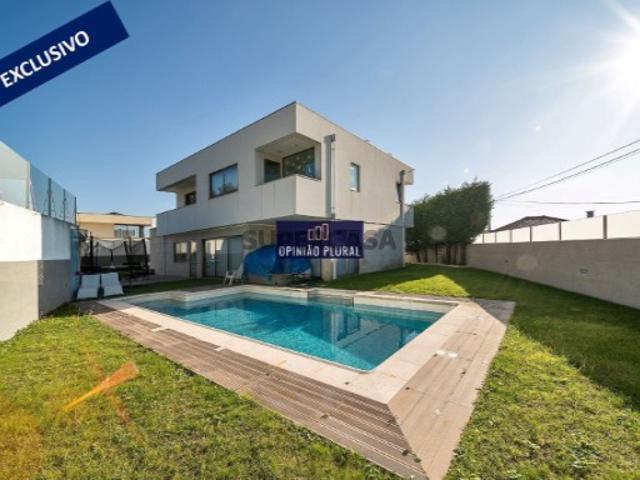Moradia T4 de Luxo com Piscina Arcozelo Vila Nova de Gaia