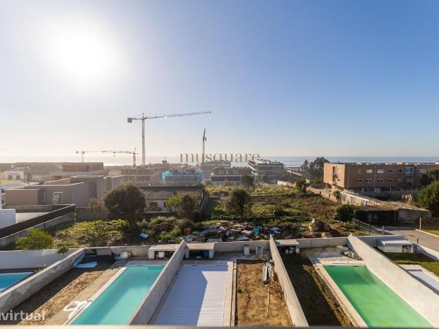 Moradia T4 de luxo com piscina e vista mar Canidelo, Gaia