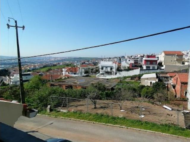 Moradia T4 de luxo com piscina e garagem Oportunidade Única!