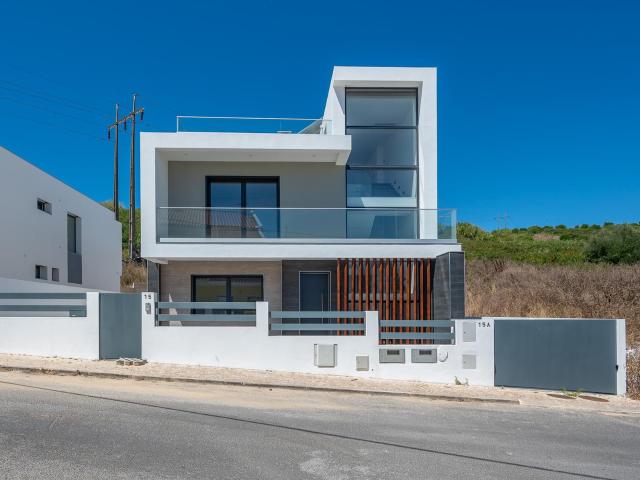 Moradia T4 de luxo com Piscina em Famões Odivelas 415m² Pontinha e Famões