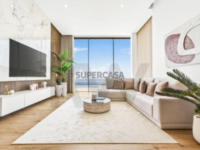 Moradia T4 de Luxo com Piscina, Jacuzzi, ginásio e Vista Mar | Calheta