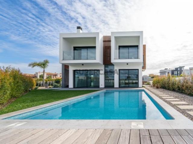 Moradia T4 de Luxo com piscina privada, Vilamoura, Algarve