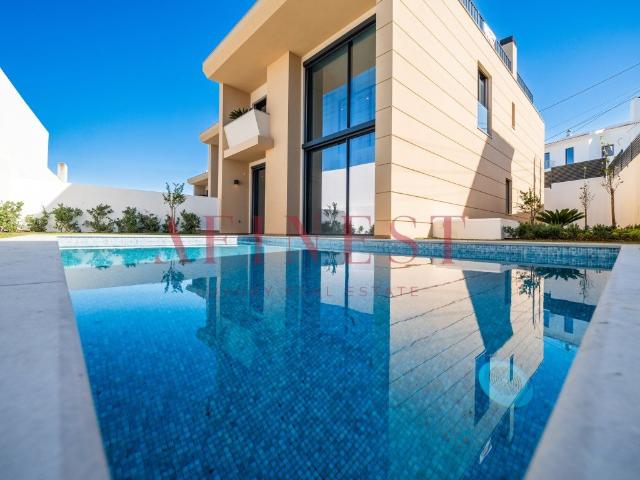 Moradia T4 de Luxo com Rooftop e Vistas Panorâmicas em Casca. 255m² Alcabideche