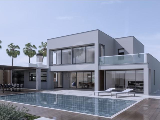 Moradia T4 de Luxo com 10.000m de terreno