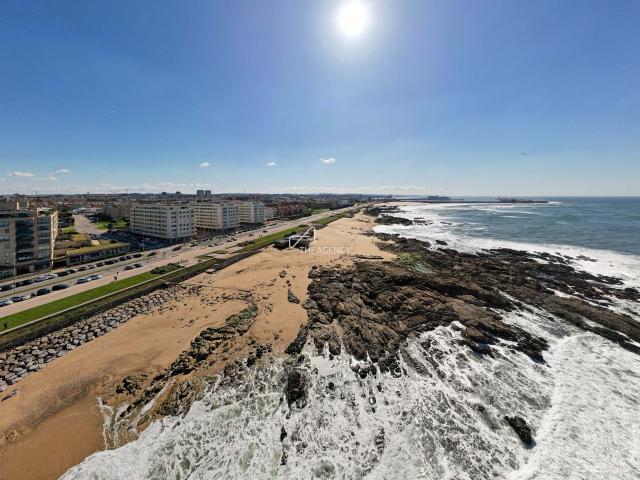 Moradia T4 de Luxo em Leça da Palmeira – 1000m² de Exclusividade e Conforto