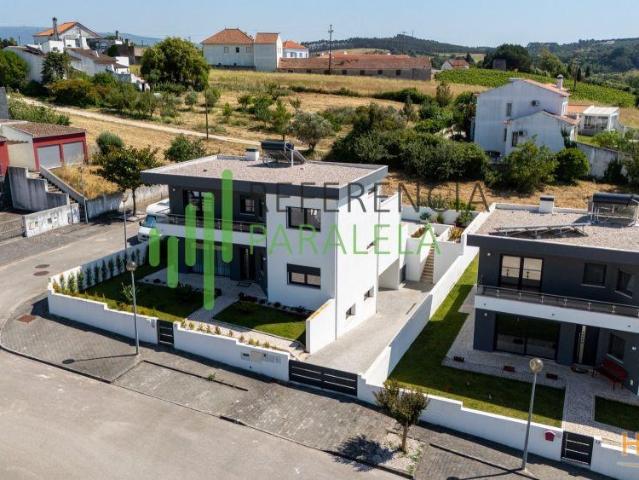 Moradia T4 de Quatro Frentes com Piscina | Vermelha, Cadaval ? Distrito de Lisboa | 26084098920