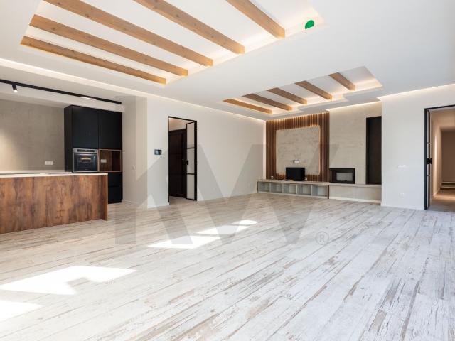 Moradia T4 de Sonho com Piscina, Adega e Grande Potencial de Valorização em Tremês, Santarém
