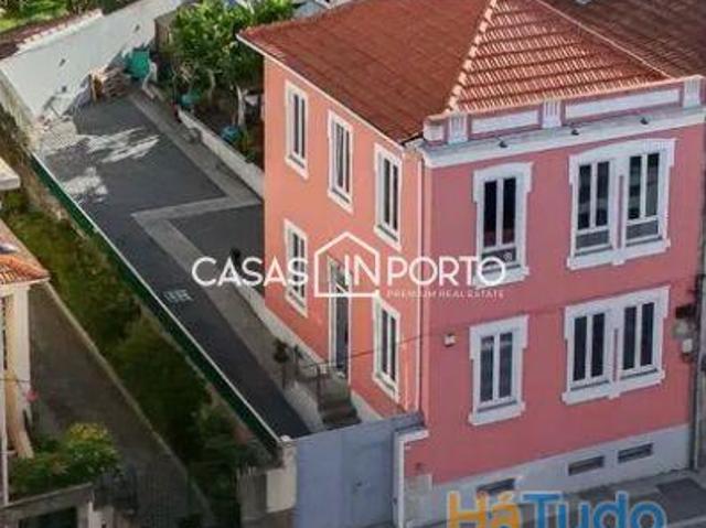 Moradia T4 de Traça Antiga Renovado com Licença AL | 26064058529