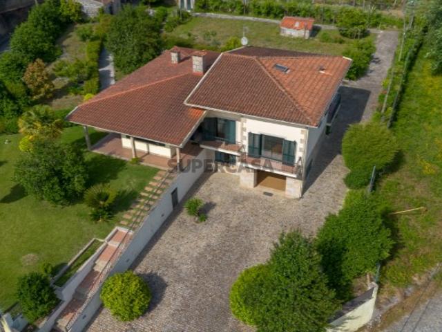 Moradia T4 e Anexo Casa em Pedra Lago, Amares