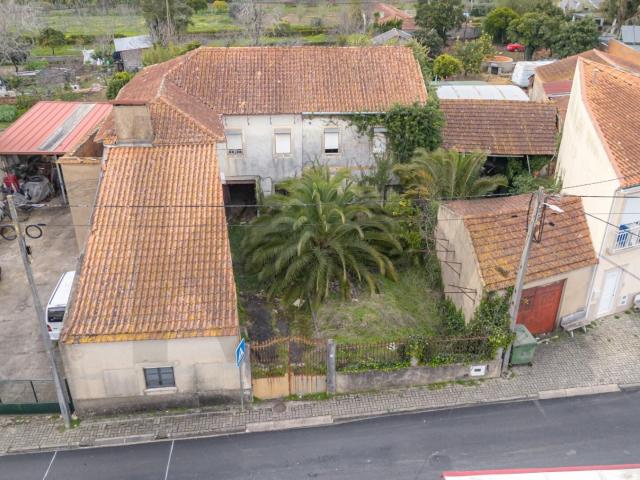 Moradia T4 em Murtede com terreno e garagem, Cantanhede