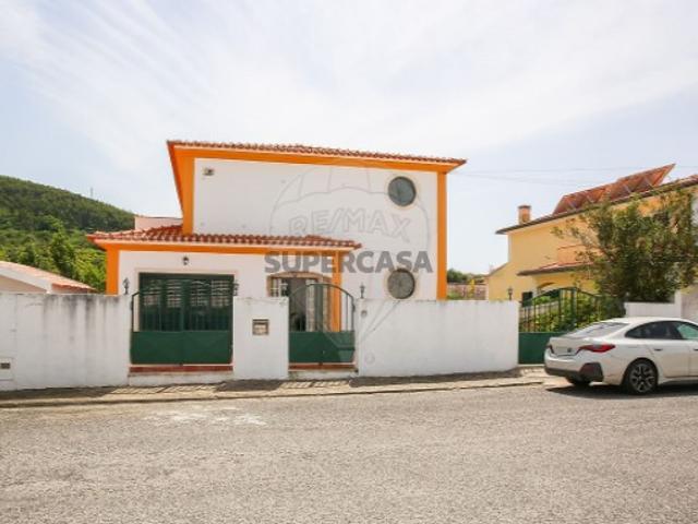 Moradia T4 em Malveira e São Miguel de Alcainça