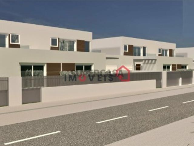 Moradia T4 em Marinha Grande