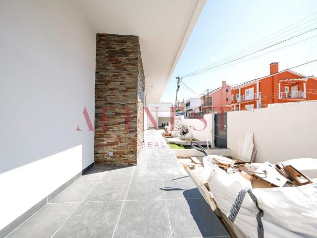 Moradia T4 Em Marisol / Valadares 125m² Corroios