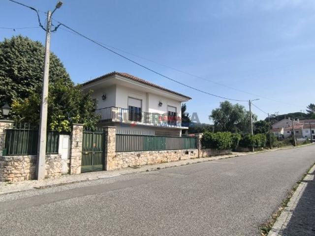 Moradia T4 em Minde