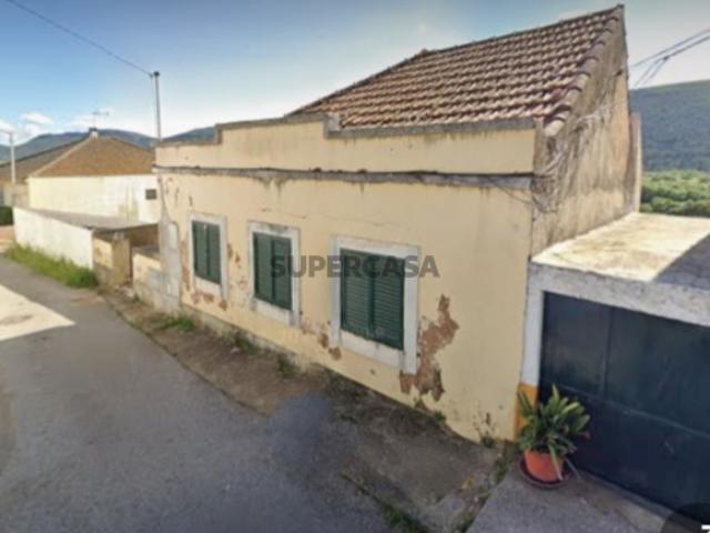 Moradia em Mira de Aire com vista para o Polge
