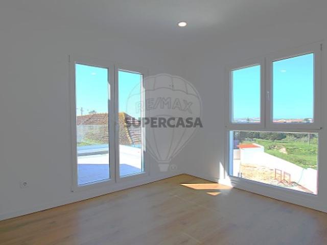 Moradia T4 em Miragaia e Marteleira