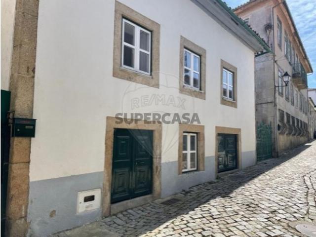 Moradia T4 em Moimenta da Beira