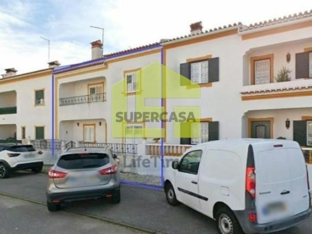 Moradia T4 em Monforte