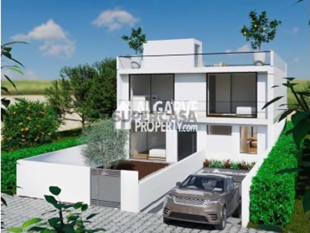 Moradia T4 em Montenegro
