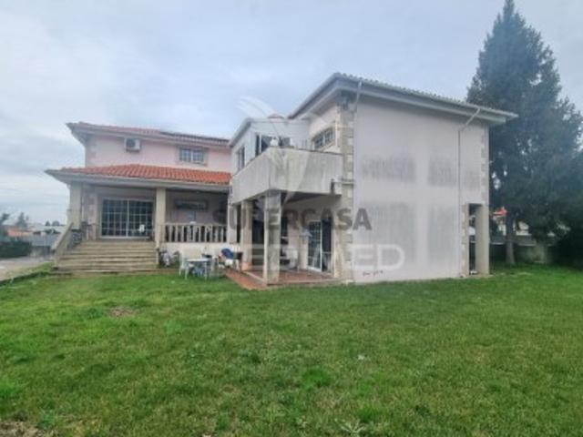 Moradia T4 em Este São Pedro e São Mamede