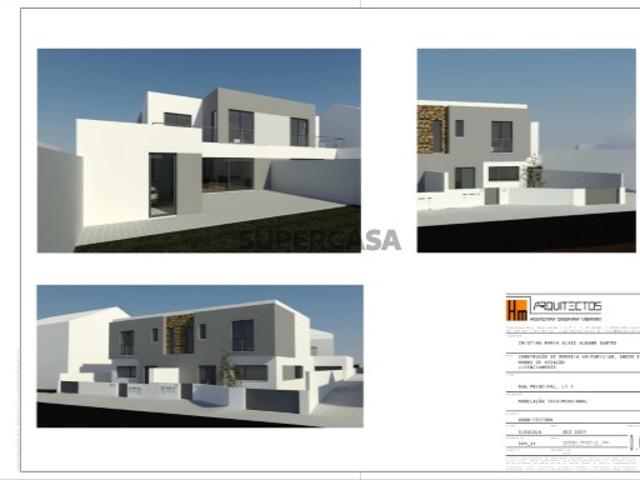 Moradia T4 em Atouguia da Baleia