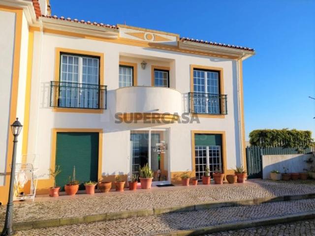 Moradia T4 em Atouguia da Baleia