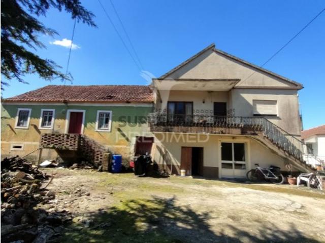Moradia T4 em Atouguia