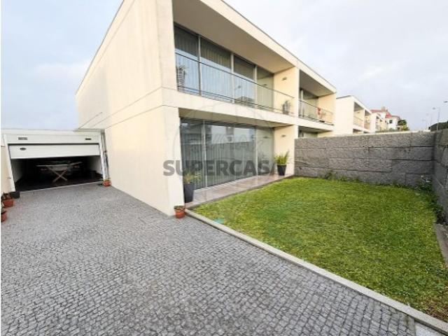 Moradia T3 em Aver O Mar, Amorim e Terroso