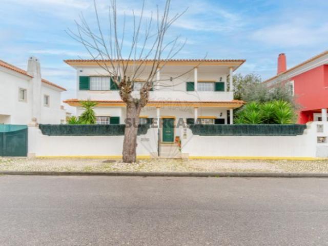 Moradia T4 em Azeitão São Lourenço e São Simão