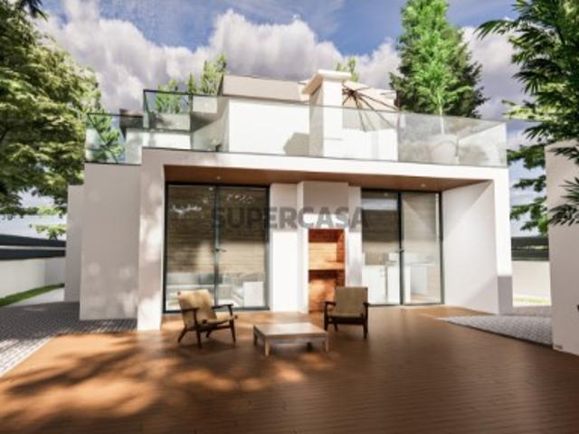 Moradia Isolada Duplex T4 com garagem Vendas de Azeitão