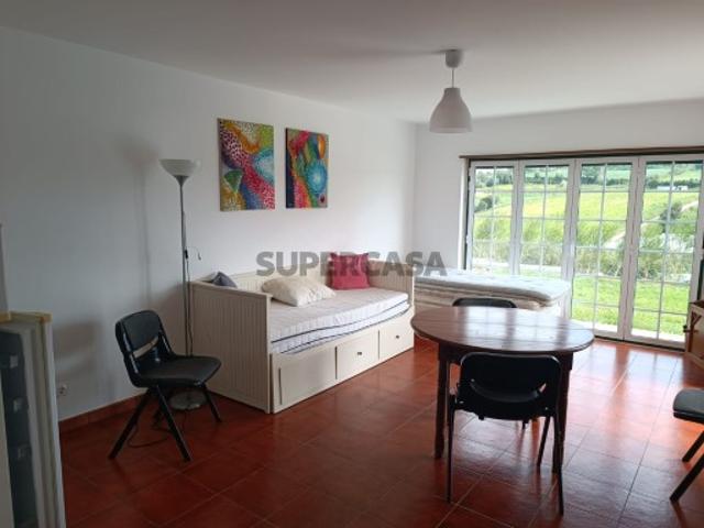 Moradia T4 em Azueira e Sobral da Abelheira