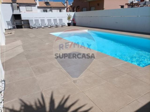 Moradia T4 em Alcantarilha e Pêra