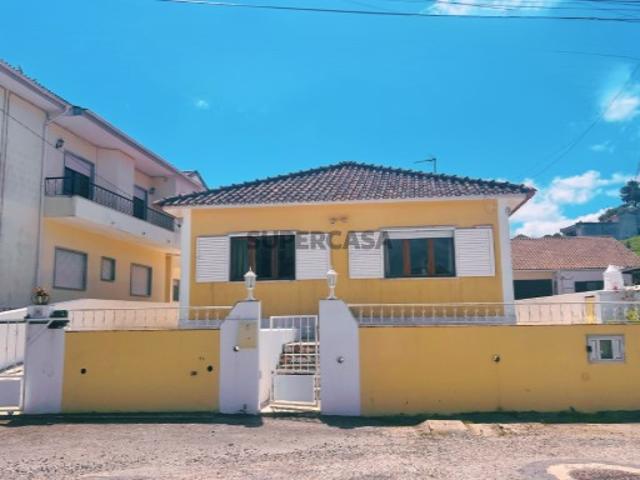 Moradia T4 em Almargem do Bispo, Pêro Pinheiro e Montelavar