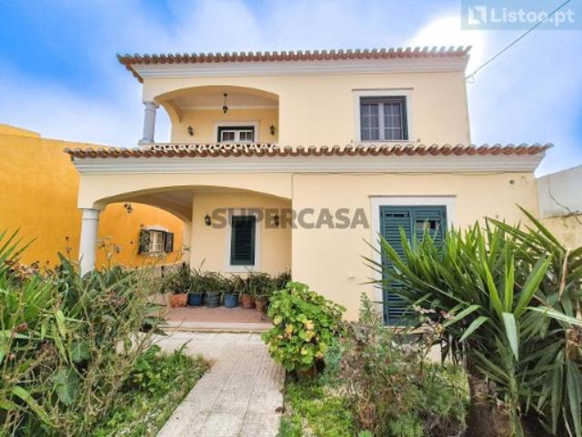 Moradia T4 em Almeirim