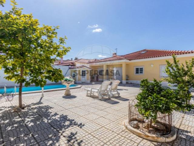 Moradia T4 em Alpiarça