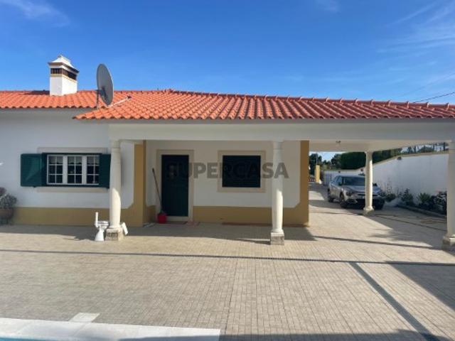 Moradia T4 em Alverangel com vista incrível