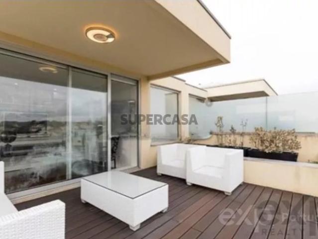 Moradia T4 em Arcozelo