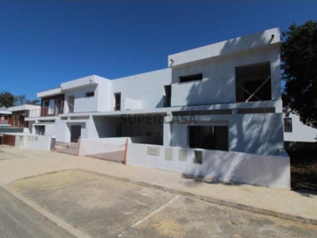 Moradia T4 em Banda, nova Alto das Vinhas Sesimbra