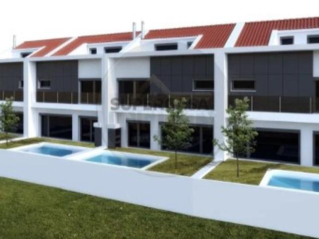Moradia T4 em Banda com Piscina Em Construção Personalize ao Seu Gosto Junto ao Futuro Aeroporto de Alcochete