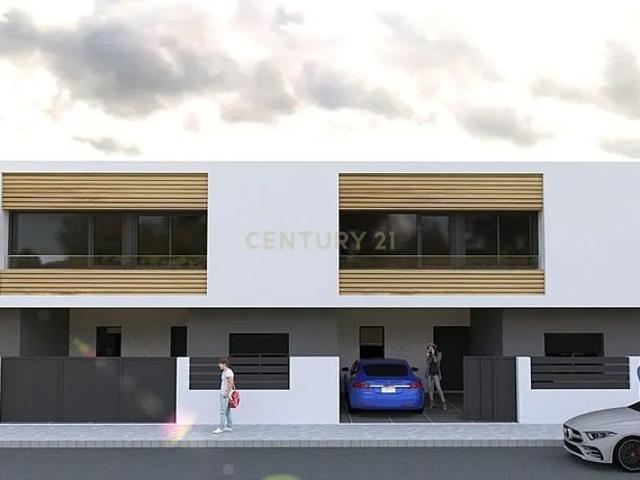 Moradia T4 em banda em construo com Piscina, Ferno Ferro