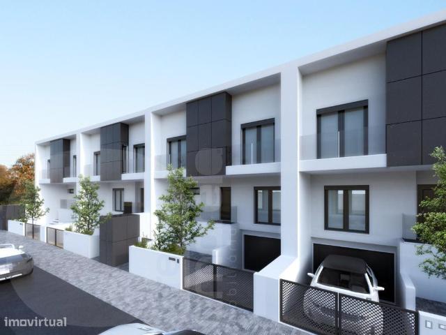 Moradia T4 em Banda, em excelente localizao, Alcochete