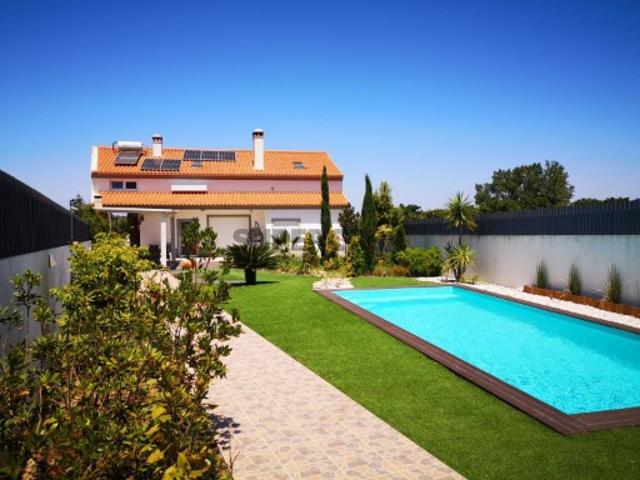 Moradia T4 em Cabanas