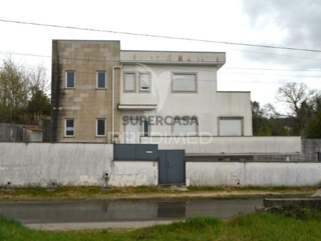 Moradia T4 em Campo