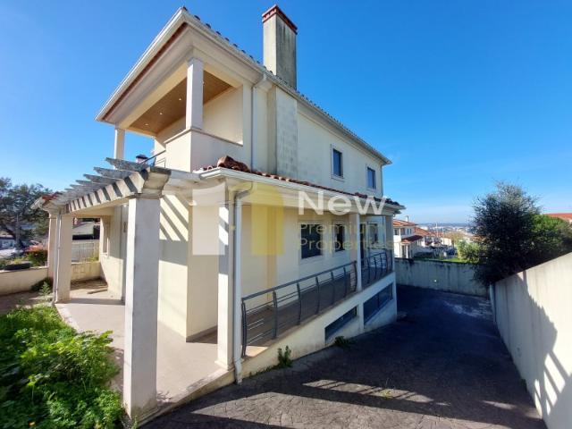 Moradia T4 em Casal dos Matos Leiria