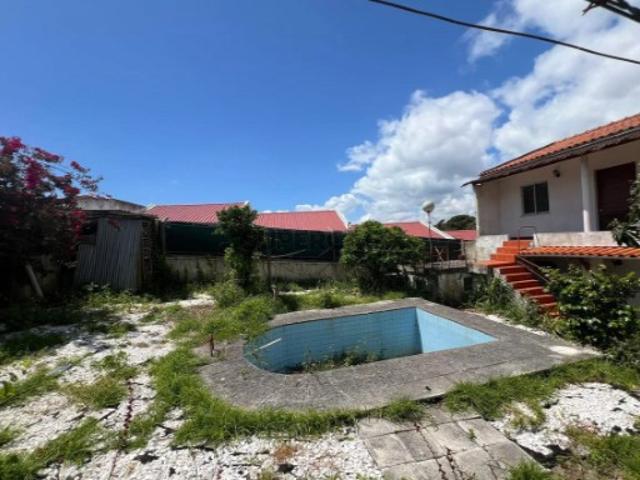Moradia T4 em Charneca de Caparica e Sobreda