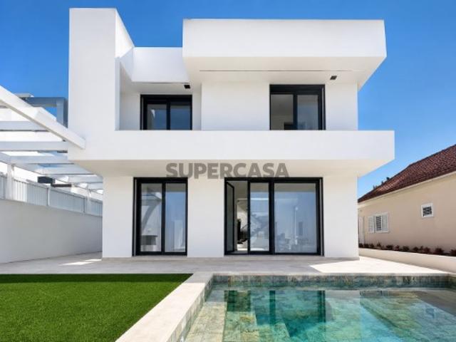 Moradia T4 em Charneca de Caparica e Sobreda